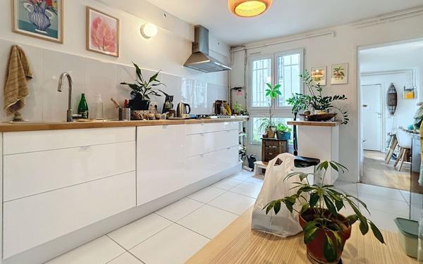 Appartement à vendre    3 pièces • 82 m2 Paris 10