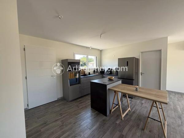 Vente                                                      Maison
                        
                     3 pièces                      70 m2                     à Saint-Astier