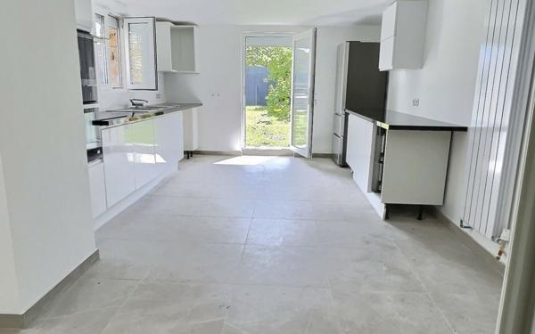 Maison à vendre    5 pièces • 128,81 m2 Crosne