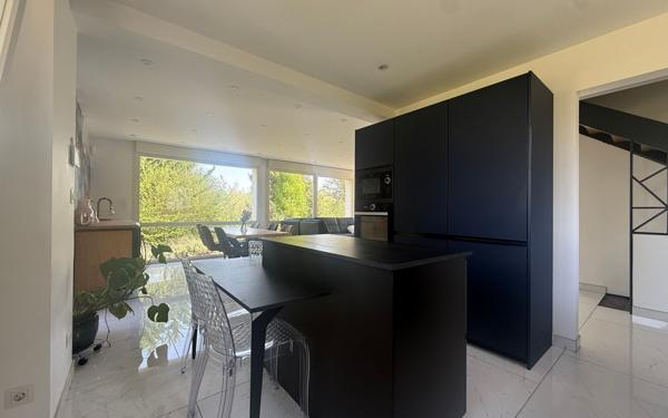 Maison à vendre    6 pièces •  Laon