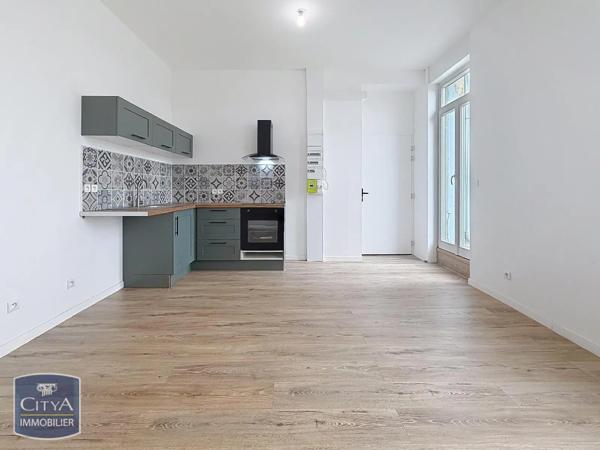Appartement à louer 2 pièces 36.2m² Hautmont (59330)