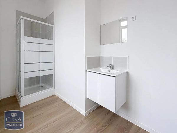 Appartement à louer 2 pièces 36.2m² Hautmont (59330)