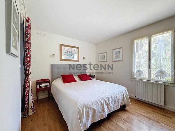 Maison d'architecte située à Chalonnes sur Loire au calme avec beau terrain arboré