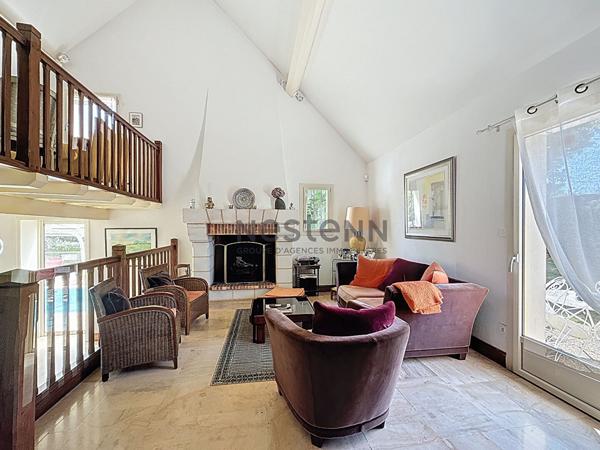 Maison d'architecte située à Chalonnes sur Loire au calme avec beau terrain arboré