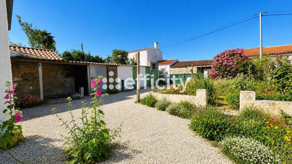 Maison
         2 pièces
        - 90 m² 135 000 € *