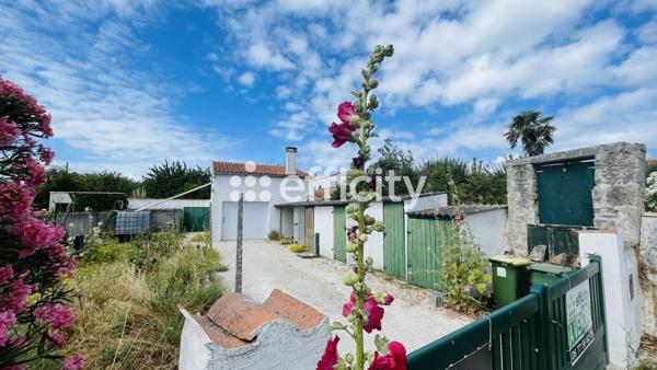 Maison
         2 pièces
        - 90 m² 135 000 € *