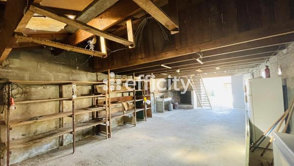 Maison
         2 pièces
        - 90 m² 135 000 € *
