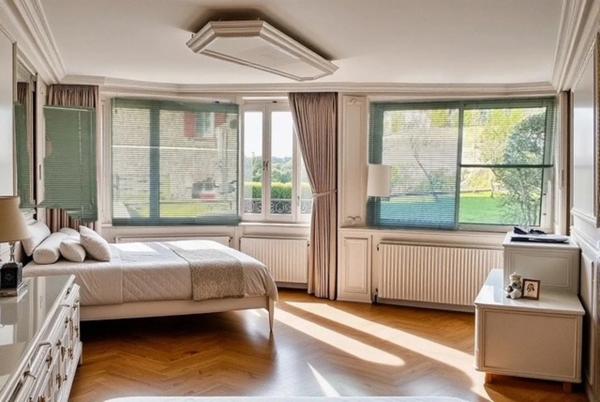 LA BAULE CENTRE DE GAULLE-LOCAL/APPARTEMENT 103M2-TERRASSE - BIEN D'EXCEPTION