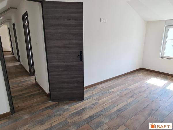 Spacieuse maison entièrement rénovée, 3 chambres et garage à Epinal.