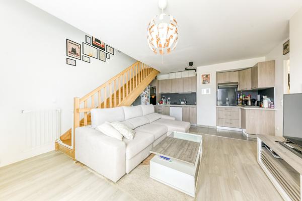 Appartement Duplex 4 pièces et terrasse en dernier étage