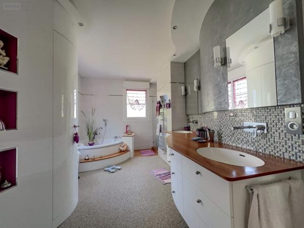 Maison à vendre à Savonnières dans l'Indre-et-Loire (37510), ref : 096/933   
BALLAN MIRE