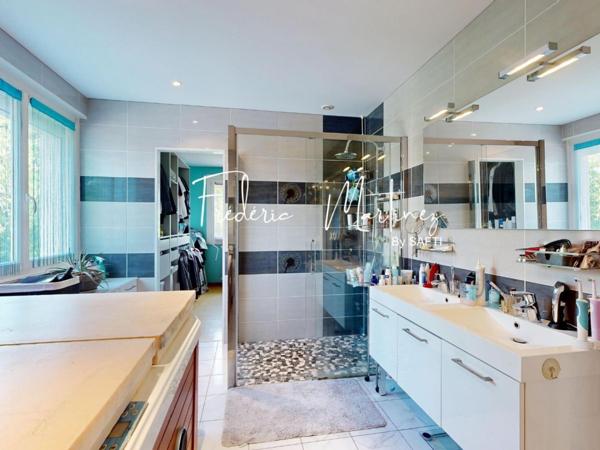 Plein centre de  Montberon