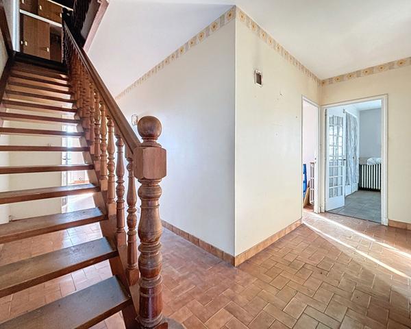 Grande maison traditionnelle 210 m² avec sous sol 85 m² à Bressols proche de Montauban