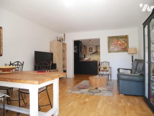 Secteur  "Mas Drevon - Stade Sabathé", Appartement rénové, 84 m², 4 pièces avec garage et cave. 