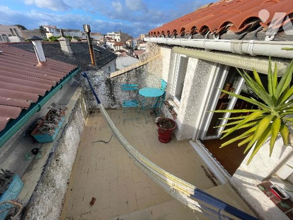 Maison MALMOUSQUE 13007 MARSEILLE, T4 sur 2 niveaux avec comble aménagée  surface totale au sol 90m²