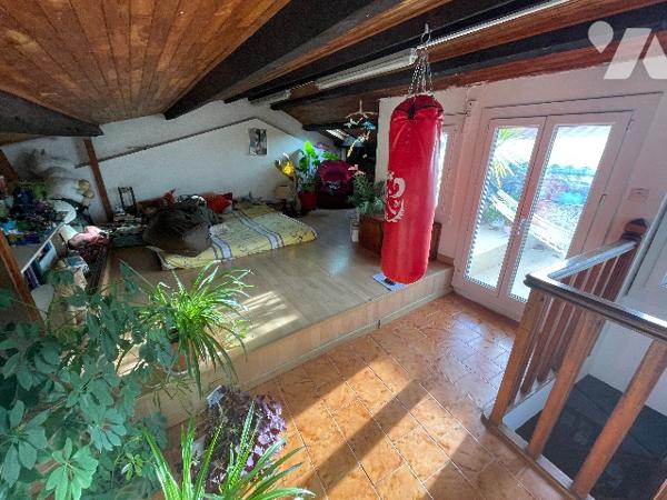 Maison MALMOUSQUE 13007 MARSEILLE, T4 sur 2 niveaux avec comble aménagée  surface totale au sol 90m²