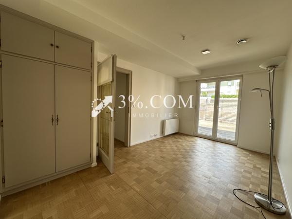 Appartement
                                                                                                                                                                                                                                                                                                                        5 pièce(s)                                                                                                                                                                                                          3 chambre(s)                                                                                                                                                                                                          100.05  m²