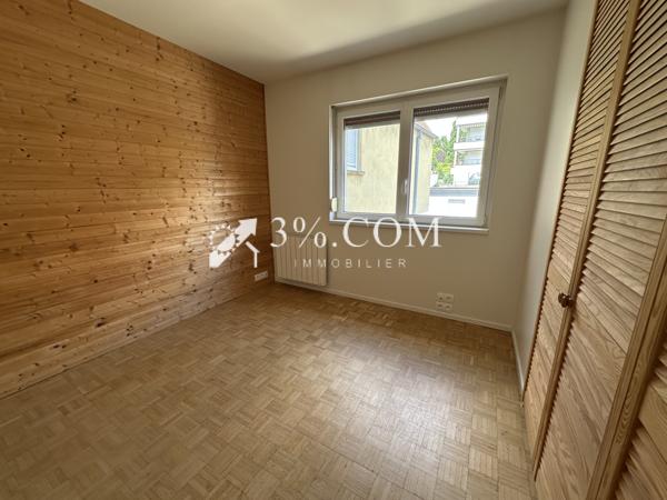 Appartement
                                                                                                                                                                                                                                                                                                                        5 pièce(s)                                                                                                                                                                                                          3 chambre(s)                                                                                                                                                                                                          100.05  m²