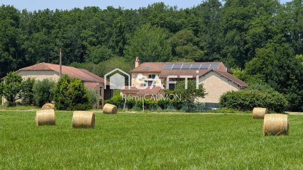 Belle propriété en pierre avec piscine et dépendances