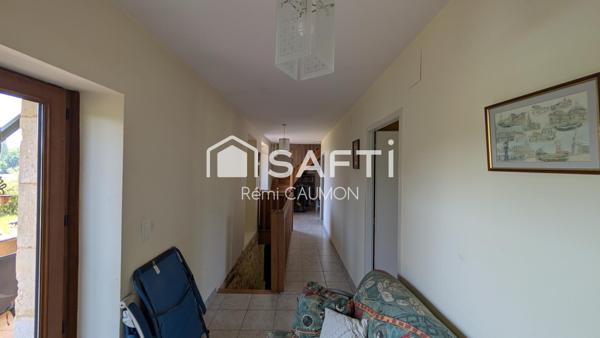 Belle propriété en pierre avec piscine et dépendances