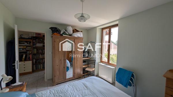 Belle propriété en pierre avec piscine et dépendances