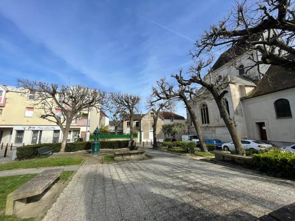 MAISON DE VILLE DE 63 M2 VEC TERRASSE A ORLY VILLE