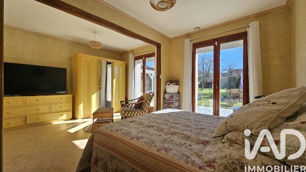 Maison à vendre 9 pièces 234 m² Morainvilliers
