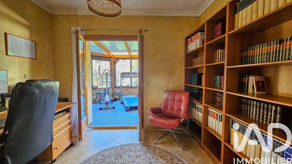 Maison à vendre 9 pièces 234 m² Morainvilliers