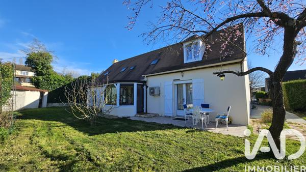 Maison à vendre 9 pièces 234 m² Morainvilliers