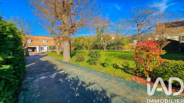 Maison à vendre 9 pièces 234 m² Morainvilliers