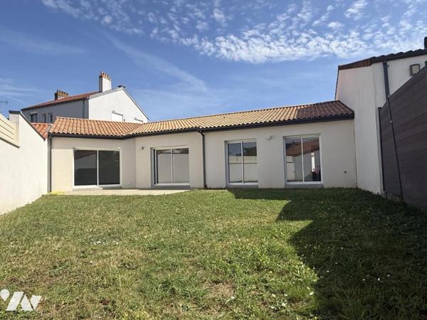 Maison traditionnelle contemporaine de plain-pied