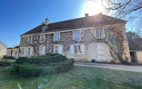 Maison à vendre    7 pièces • 253,89 m2 Bussy