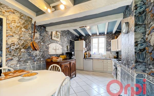 Maison à vendre    7 pièces • 253,89 m2 Bussy