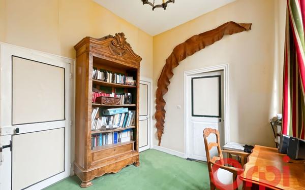 Maison à vendre    7 pièces • 253,89 m2 Bussy