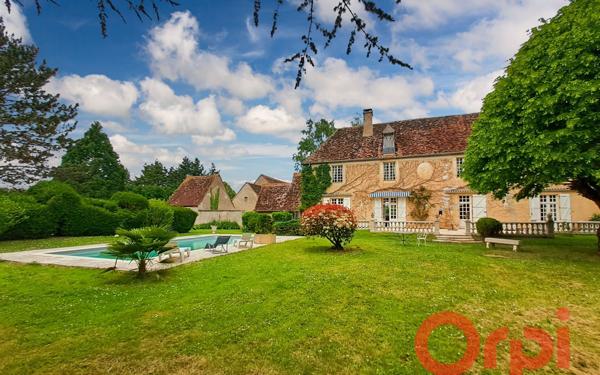 Maison à vendre    7 pièces • 253,89 m2 Bussy