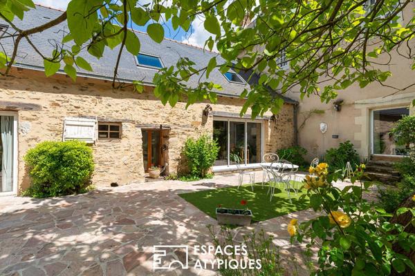 Manoir du XVIIe siècle aux volumes généreux avec piscine intérieure