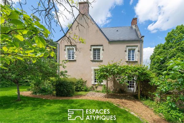 Manoir du XVIIe siècle aux volumes généreux avec piscine intérieure