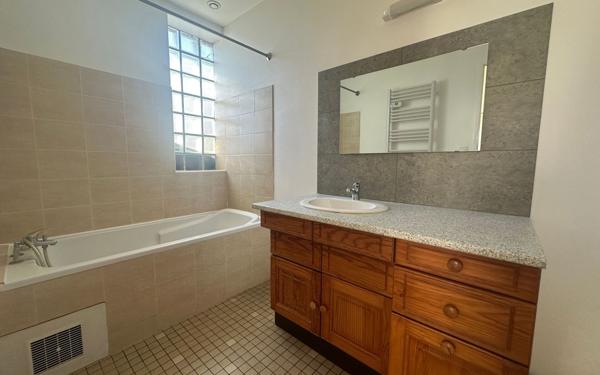 Appartement à louer    2 pièces • 58 m2 Lit-et-Mixe