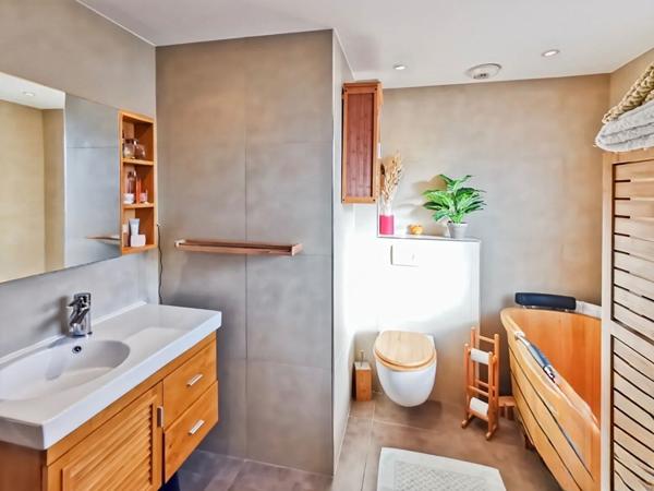 Maison rénovée 126m² 4 ch jardin sans vis à vis Bois l'Evêque