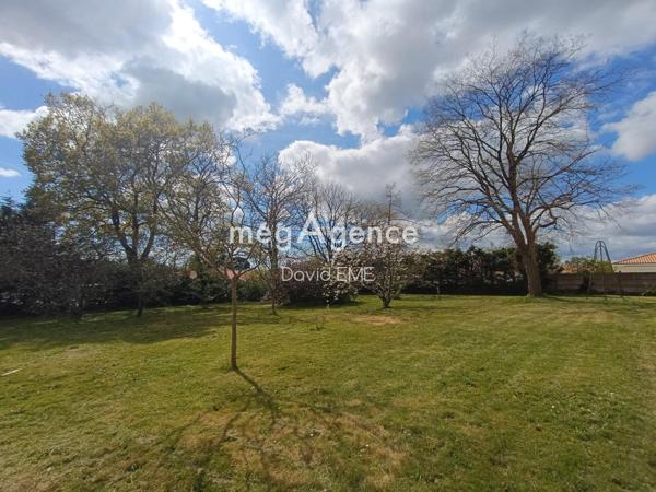 Terrain à AIZENAY, 85190 - 600m²