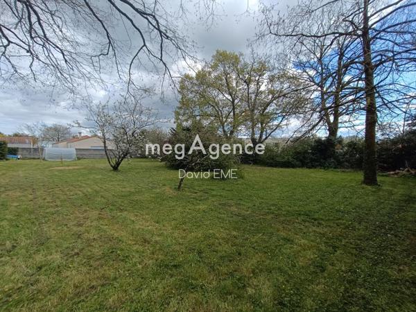 Terrain à AIZENAY, 85190 - 600m²