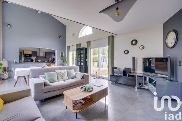 Maison 4 pièces de 155 m² à Cénac (33360)