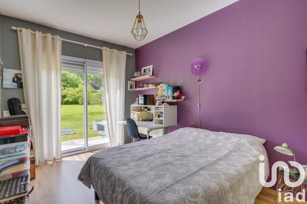 Maison 4 pièces de 155 m² à Cénac (33360)