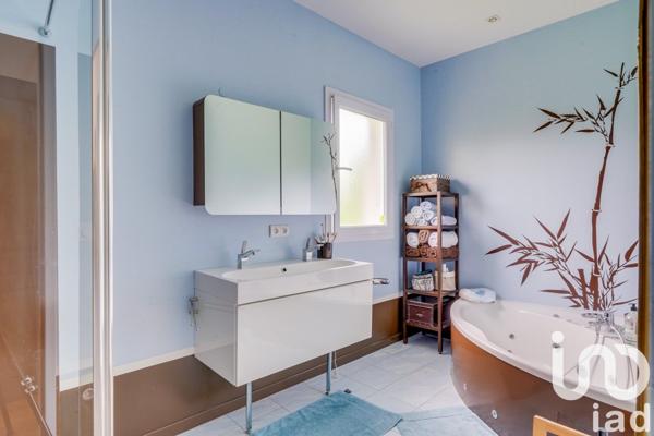 Maison 4 pièces de 155 m² à Cénac (33360)