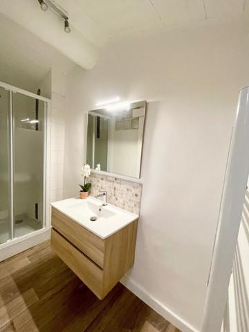 Immeuble à TOULON, 83200 - 279m²