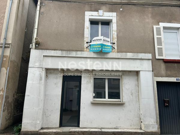 Bel Immeuble composes de 3 logements au coeur de Noyen Sur Sarthe !