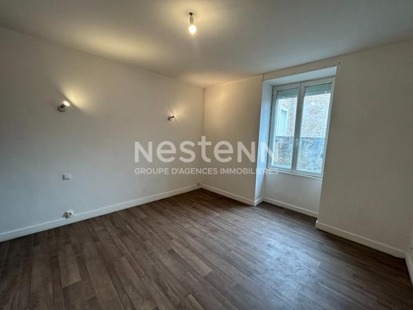 Bel Immeuble composes de 3 logements au coeur de Noyen Sur Sarthe !