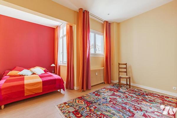 ANCIEN PALAIS DE JUSTICE IMMEUBLE EDIFIE MI 19 EME STANDING T6 230M² 