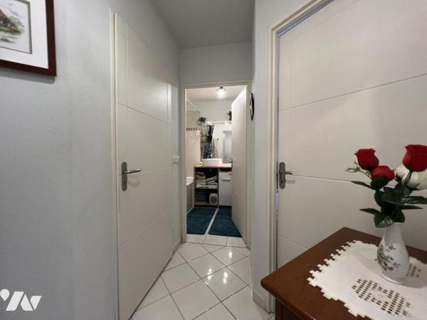 appartement T2 en copropriété au 1er étage.