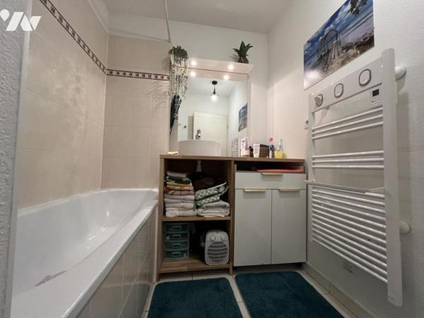 appartement T2 en copropriété au 1er étage.